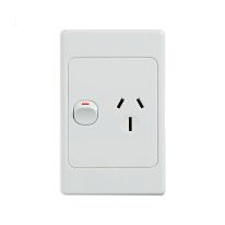 [040.000.0078] Ultima Single Power Point 250V 15A - Vertical