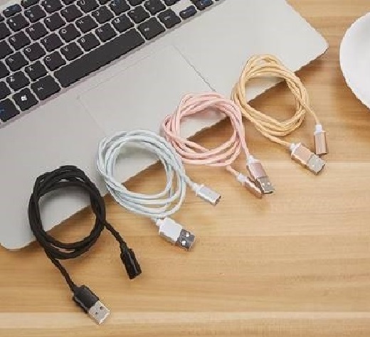[9341756017135] 9341756017135 8Ware Braided Magnetic Cable with 3 connectors (Micro USB/USB Type-C/ Lightning) in Black Blue