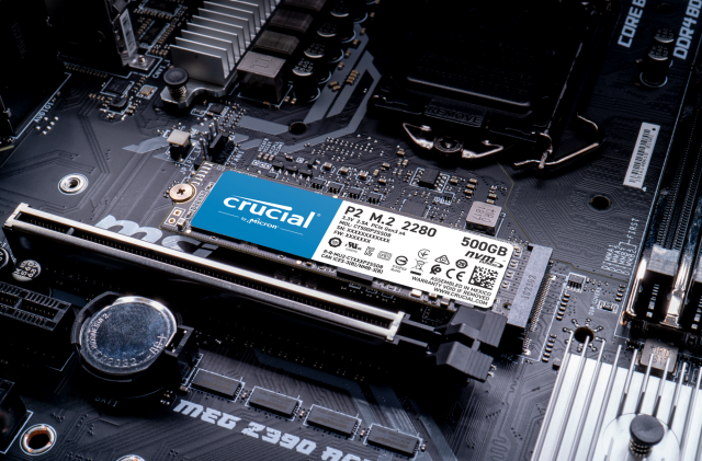 T1000P2SSD8 Crucial P2 M.2 2280 NVMe 1TB PCIe Internal SSD 2400MB/s C